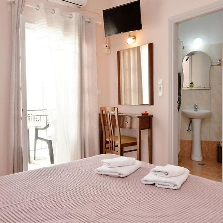 Hotel Villa Plaza Spetses Town Exterior photo